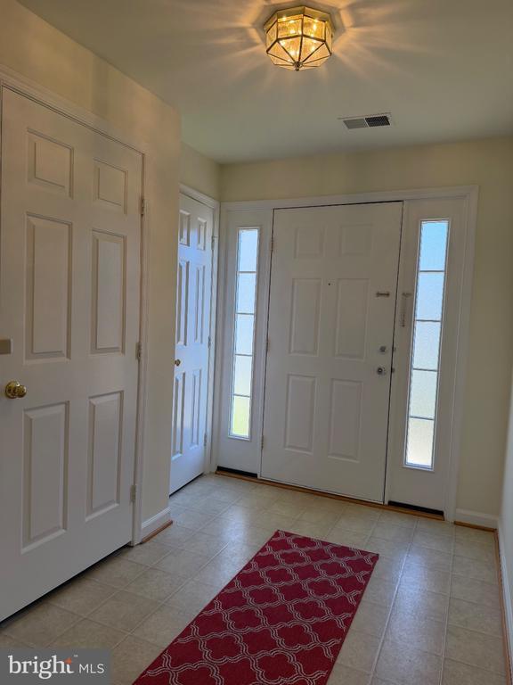 Building Photo - 9068 Falcon Glen Ct