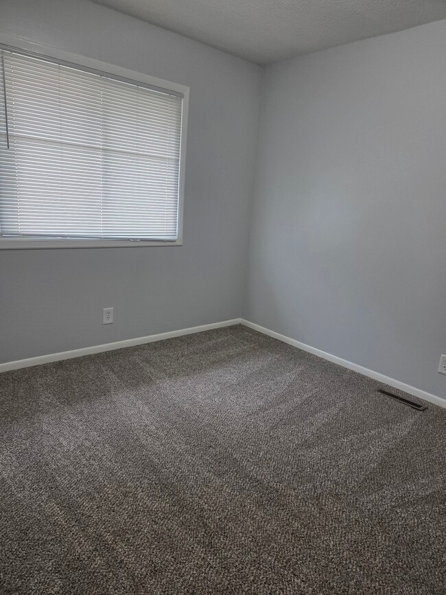 Bedroom 2 - 841 S 32nd St Unit 841
