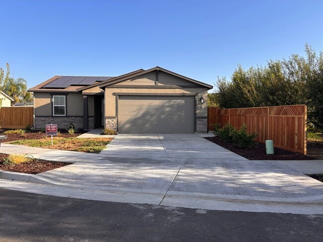 Building Photo - Beautiful Brand New home for rent in Visalia!