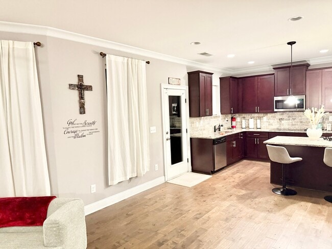 Photo - 819 Burch Creek Dr