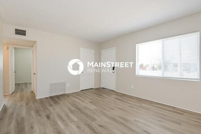 Photo - 4634 E 13th St