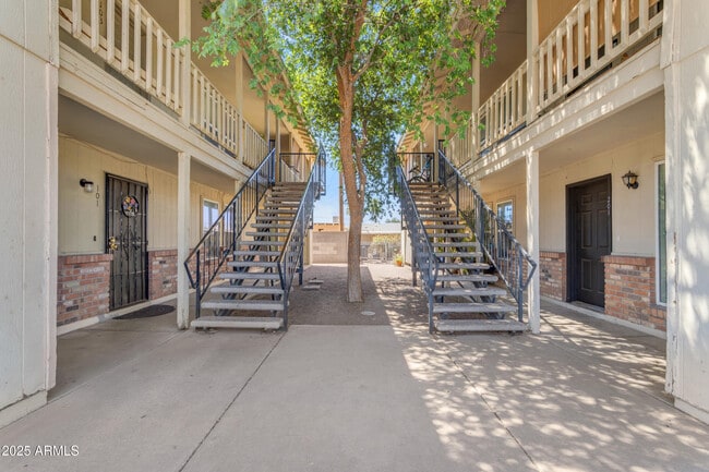 Photo - 834 N Cherry Unit 102