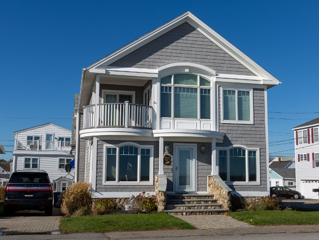 Building Photo - 747 Ocean Blvd Rental