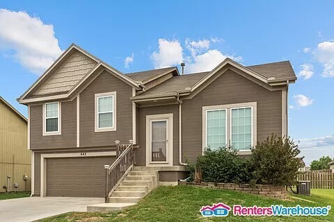 3 Bed 2 Bath in Gardner! Available 11/1! - 3 Bed 2 Bath in Gardner! Available 11/1! House