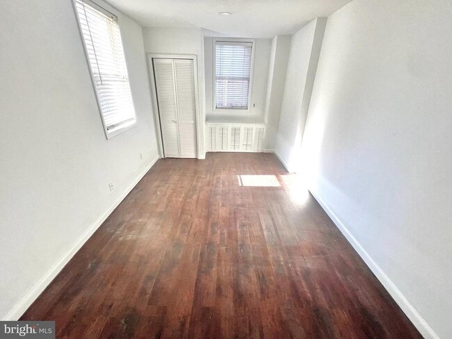 Photo - 924 Catharine St