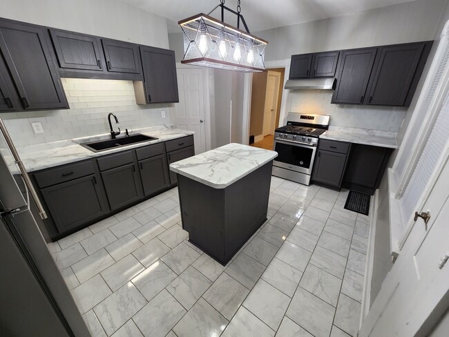 Building Photo - 1513 S 63rd St Unit 1515 S 63rd St Rental