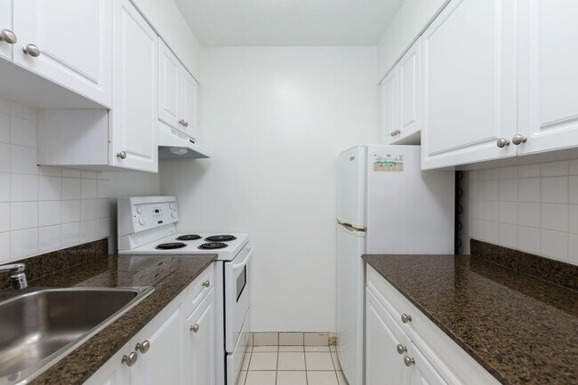 Photo - Hendry House Unit 01606