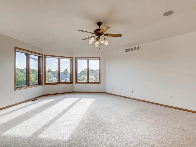 Photo - 18605 Overland Trail