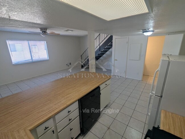 Photo - 545 W 16th Ave