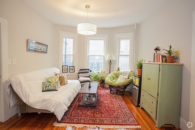 Building Photo - 368 Broadway Unit 2R Rental
