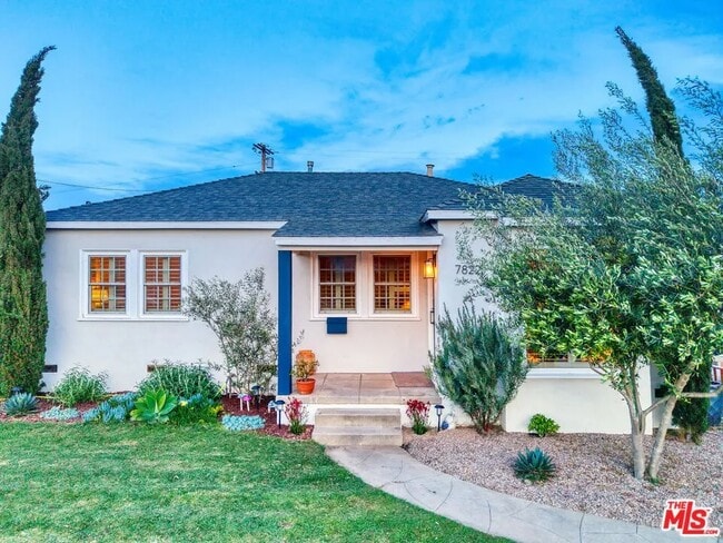 Building Photo - 7822 Bleriot Ave