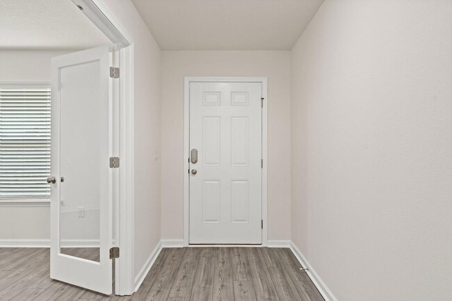 Photo - 794 Riverwalk Cir