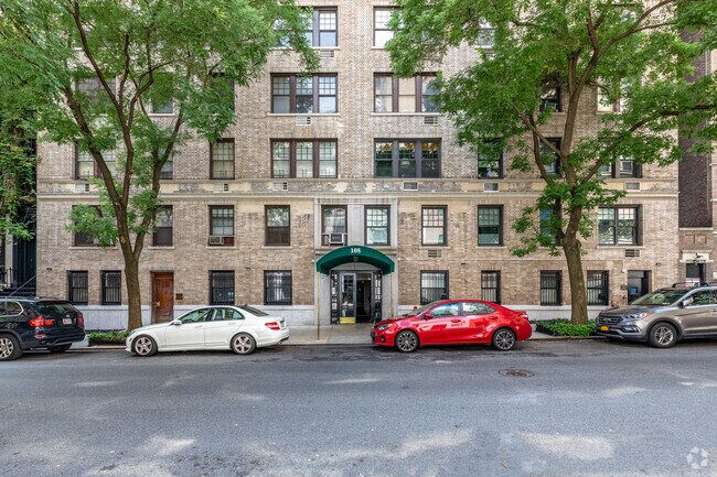 Photo - 108 E 82nd St