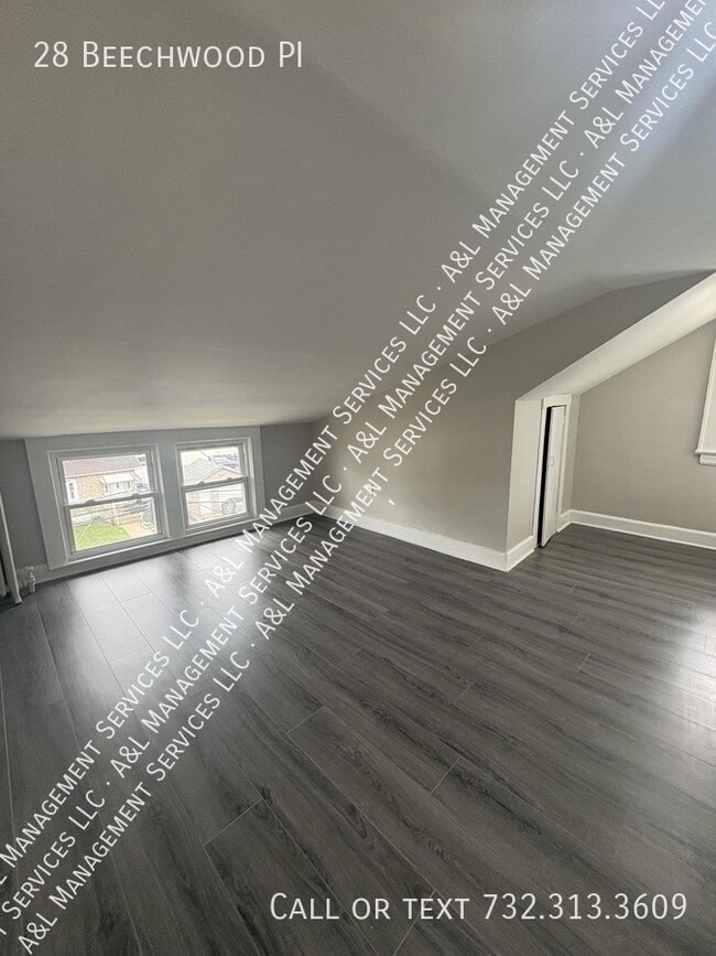 Building Photo - 28 Beechwood Pl