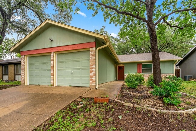 Photo - 920 Acorn Oaks Dr