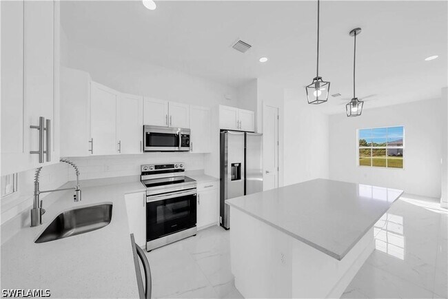 Photo - 3312 11th St W