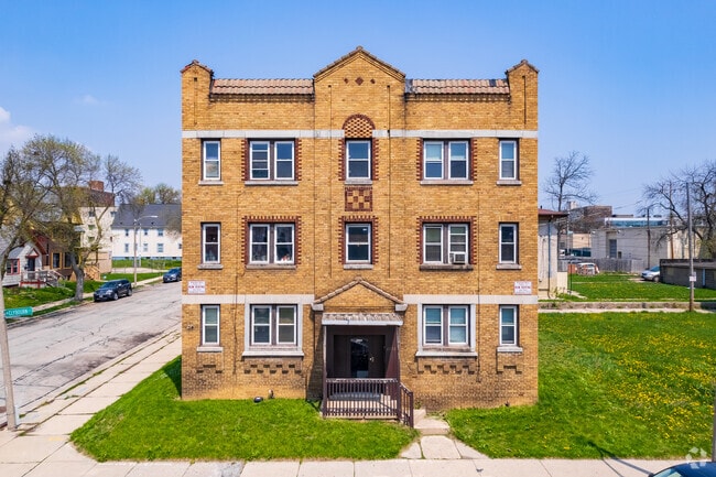 Wisconsin Metro Studios - Clybourn