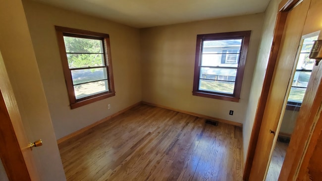 Building Photo - 1414 43rd St Rental