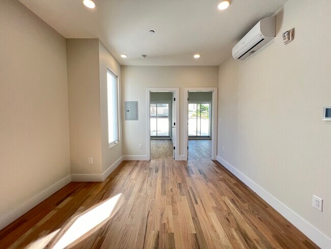 Unit 2B - 46 Van Reipen Ave Unit 2B