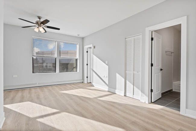 Photo - 1625 W Howard St Unit 306