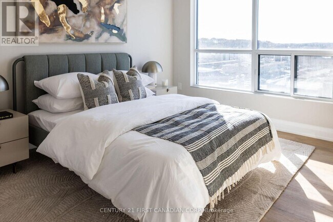 Photo - 4286 King St E