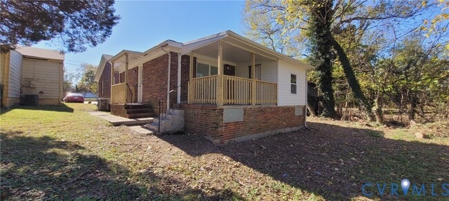 Building Photo - 315 St Mark St