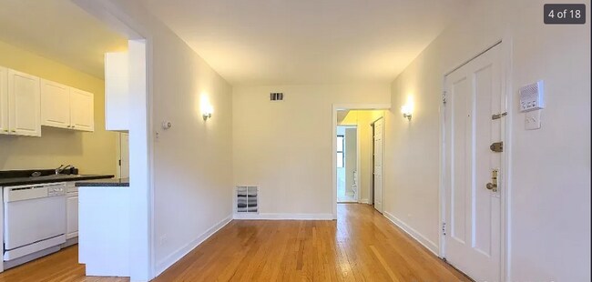 Photo - 2952 N Seminary Ave Unit 2952-1