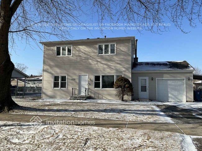 Building Photo - 8732 Oak Park Ave