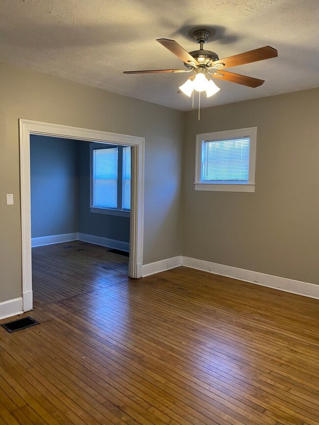 Photo - 486 Price Rd