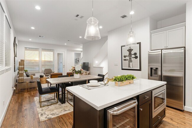 Photo - 308 Jensen Dr