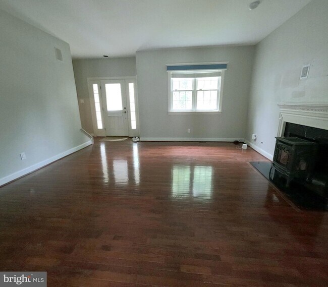Photo - 957 Pinehurst Dr
