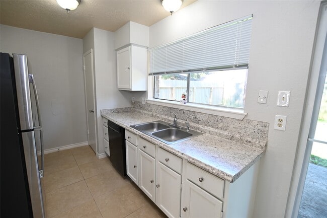 Photo - 4615 Fitzwater Dr