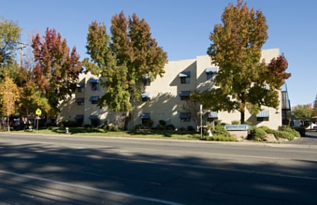 Hillcrest Court Apartments