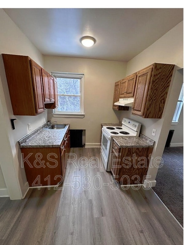 Building Photo - 445-445 Library St Unit 7