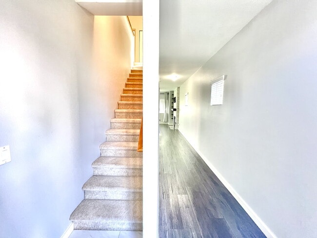 Photo - Move-In Ready Puyallup Townhome – Central Location, Easy Commute