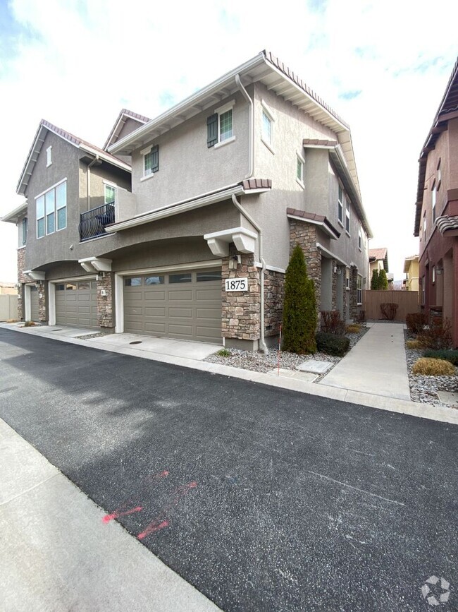 Building Photo - Townhouse In Damonte Ranch