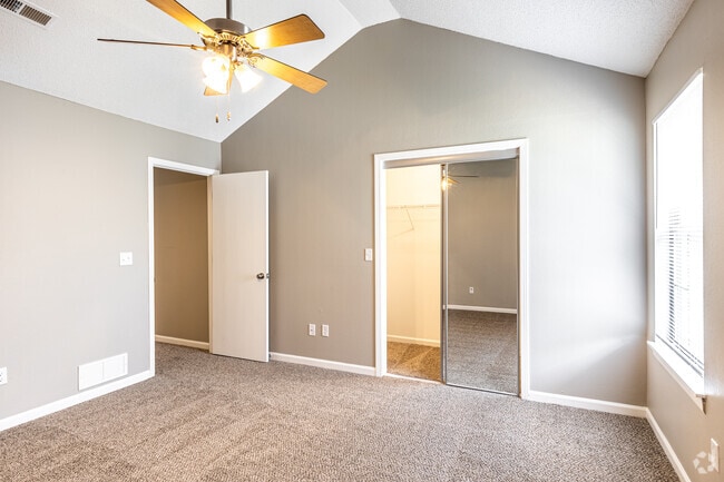 2BR, 1.5BA - 1212SF - Brookwood Village Townhomes