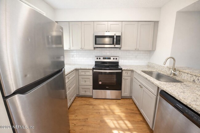 Photo - 1357 Kingsley Ave Unit 7B