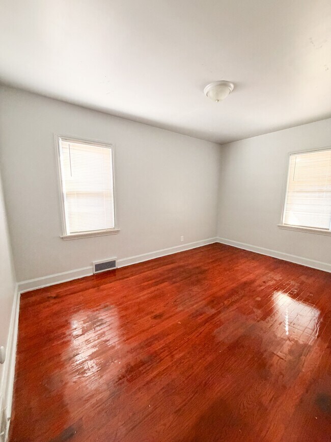 Photo - 18961 Steel St