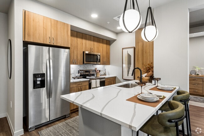 Landa 1BR, 1BA - 799SF - Dining Area