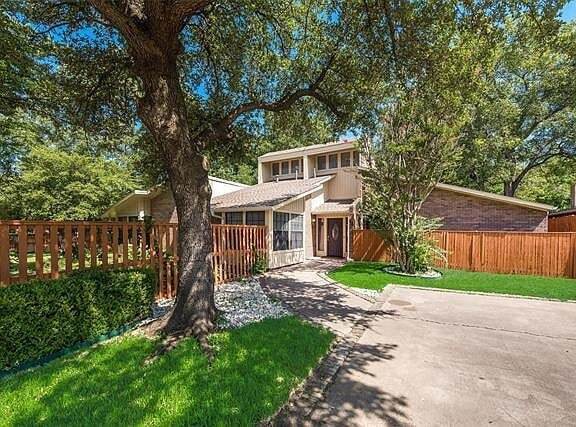 Photo - 301 Centennial Blvd