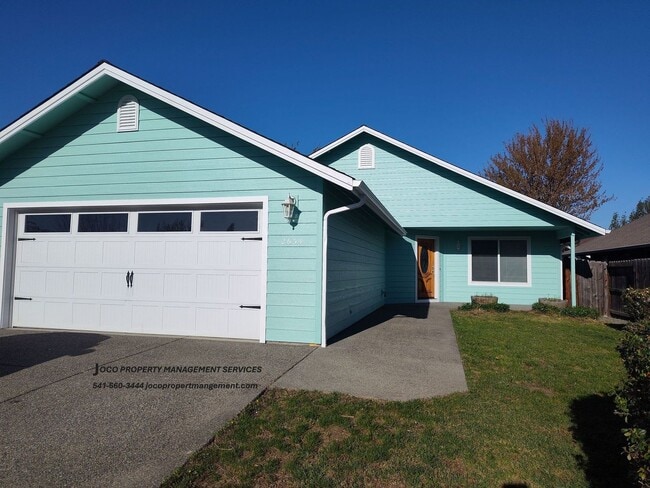 Building Photo - 3 bed 2 bath Single Family Home for Rent in SW Grants Pass