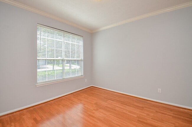 Photo - 1114 Oxford Mills Ln