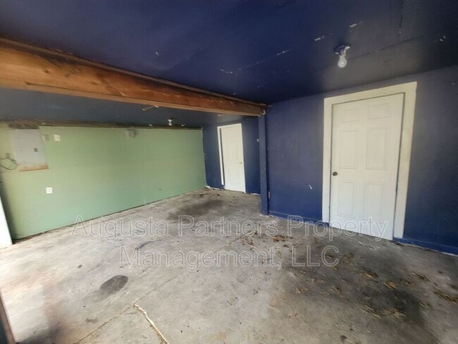 Photo - 1951 Barnes Rd Unit B