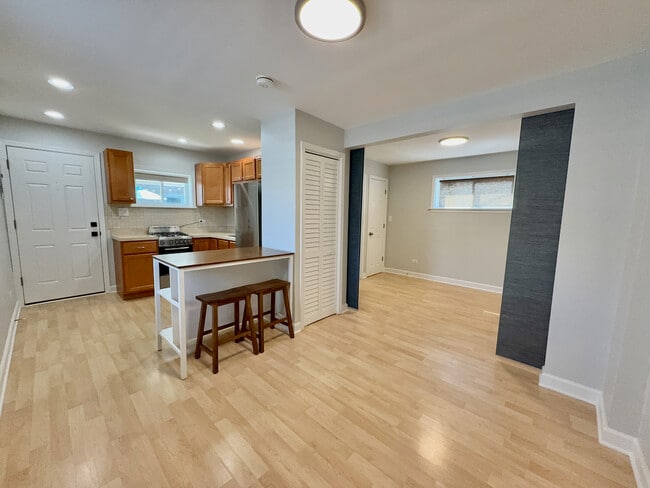 Photo - 5128 W Carmen Ave Unit CH