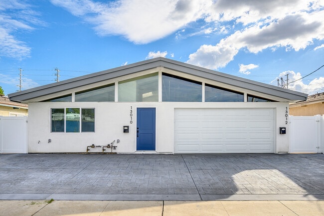 Building Photo - 13010 Hartland St