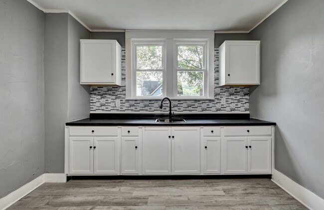 Photo - 1508 18th St NE