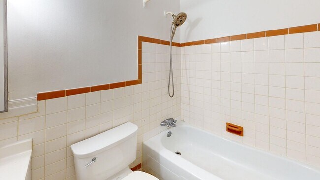 Photo - Riverside Court Apartments