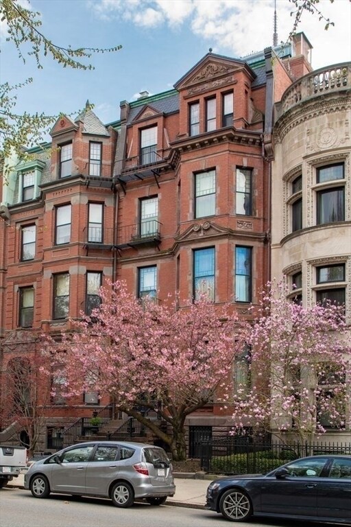 302 Commonwealth Ave Unit c