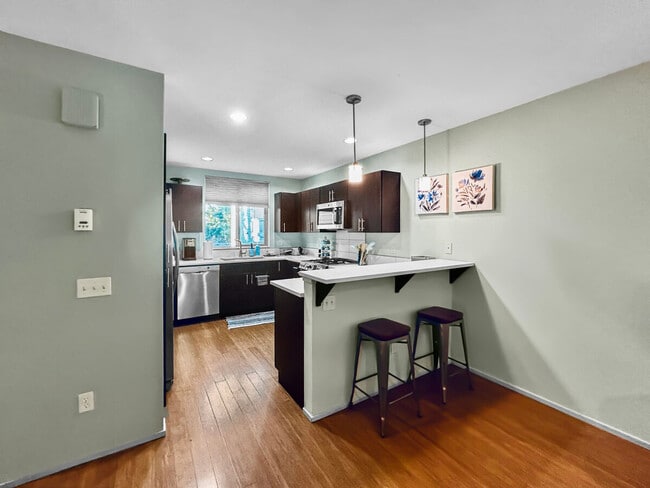 Photo - 2445A 55th Ave SW Unidad SI ID1054557P